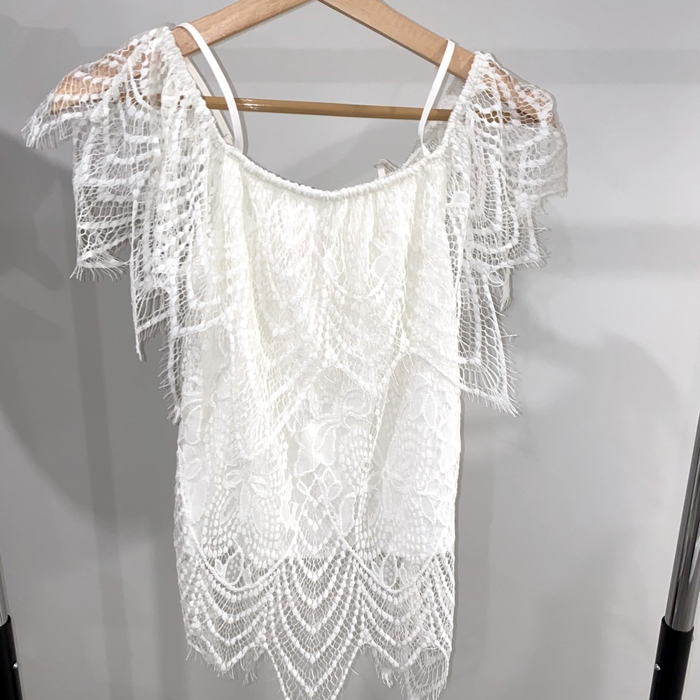 ✨BOGO FREE ✨ White Top